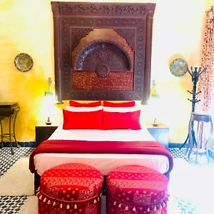 Проживание в семье Riad Safari
