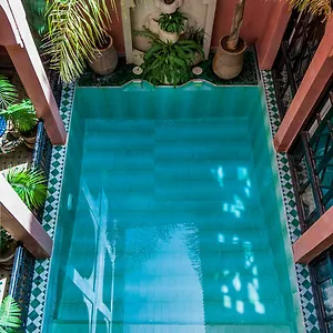 riad-aderbaz.marrakeshhotelsmorocco.com/